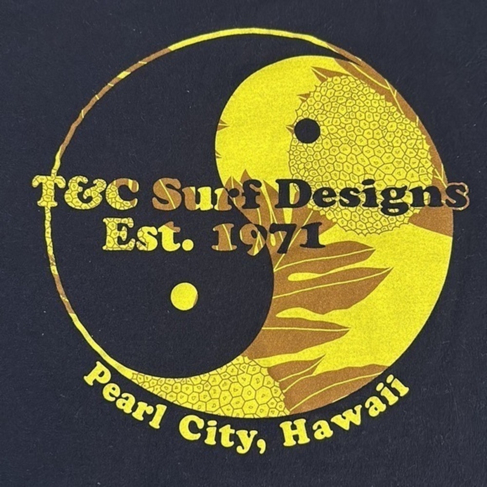 T&C Surf Shop Navy Graphic Shirt Size Med GUC #6307